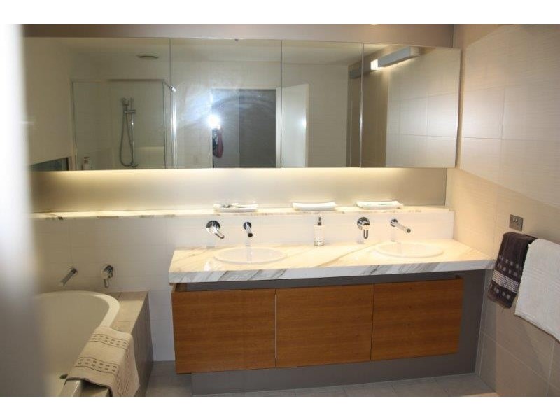 197 King Arthur Terrace, Tennyson QLD 4105