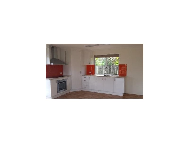 12 Bayrise Drive, Urangan QLD 4655