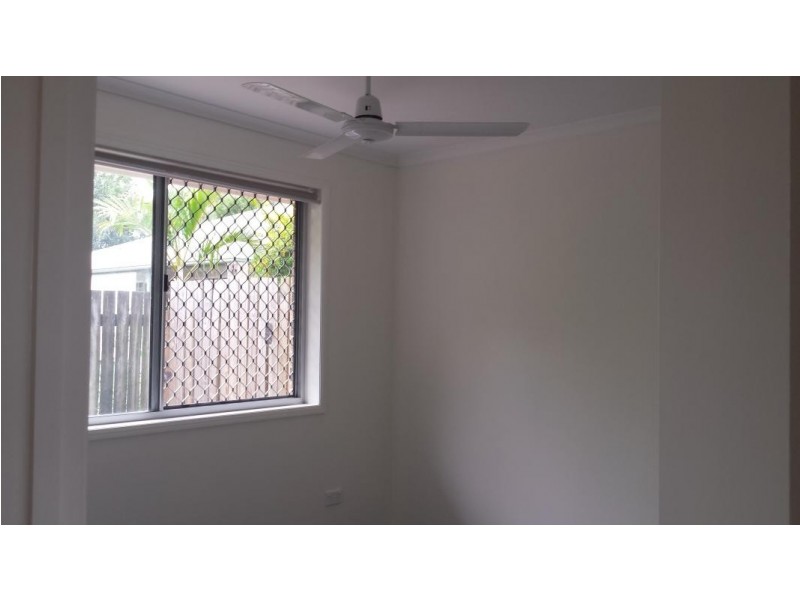 12 Bayrise Drive, Urangan QLD 4655