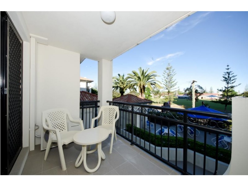 9 MARGARET AVENUE, Broadbeach QLD 4218