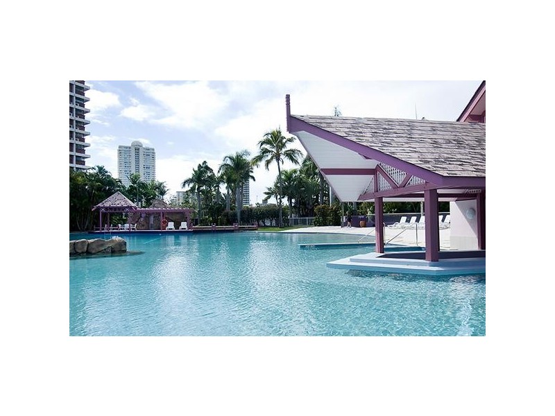 12 Commodore, Main Beach QLD 4217