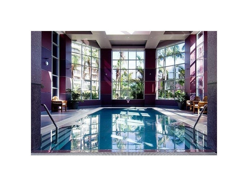 12 Commodore, Main Beach QLD 4217