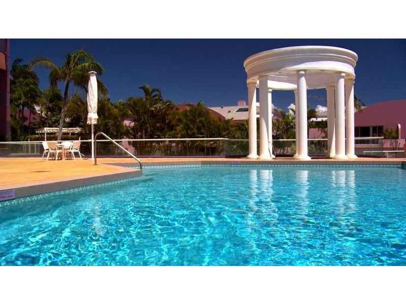 12 Commodore, Main Beach QLD 4217