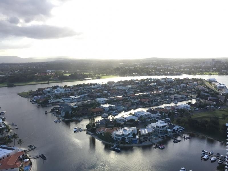 12 Commodore, Main Beach QLD 4217