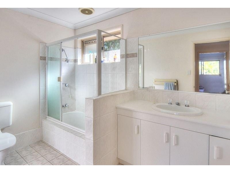 121 Golden Ave, Calamvale QLD 4116