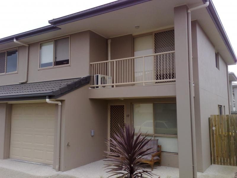 17 Johnston Street, Carina QLD 4152
