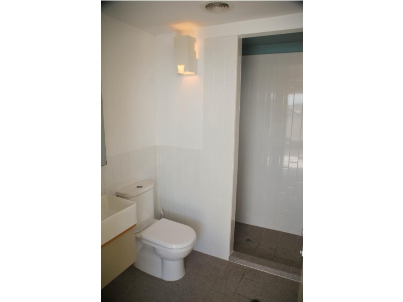 8 Skyring Terrace, Teneriffe QLD 4005