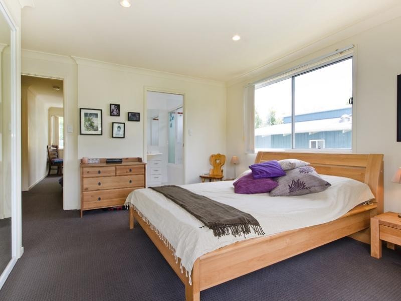 35 MIAWELA STREET, Norman Park QLD 4170