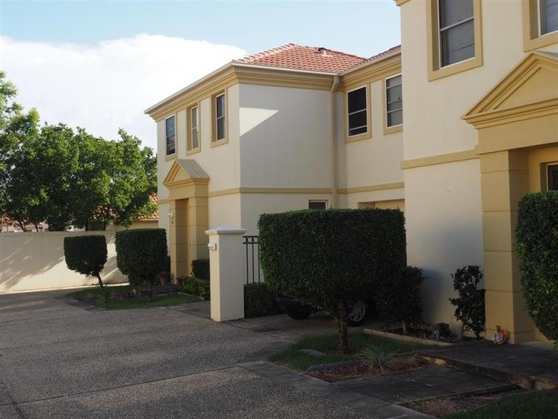 99 – 101 Heeb Street, Ashmore QLD 4214