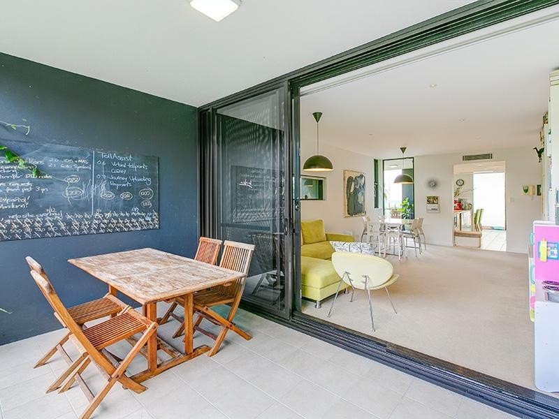 10 Pidgeon Cl., West End QLD 4101