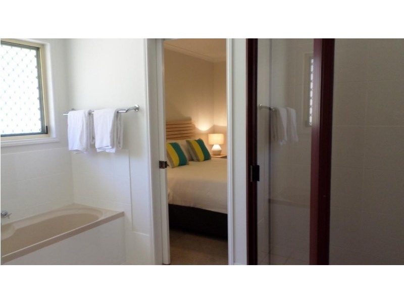 657 Esplanade, Urangan QLD 4655