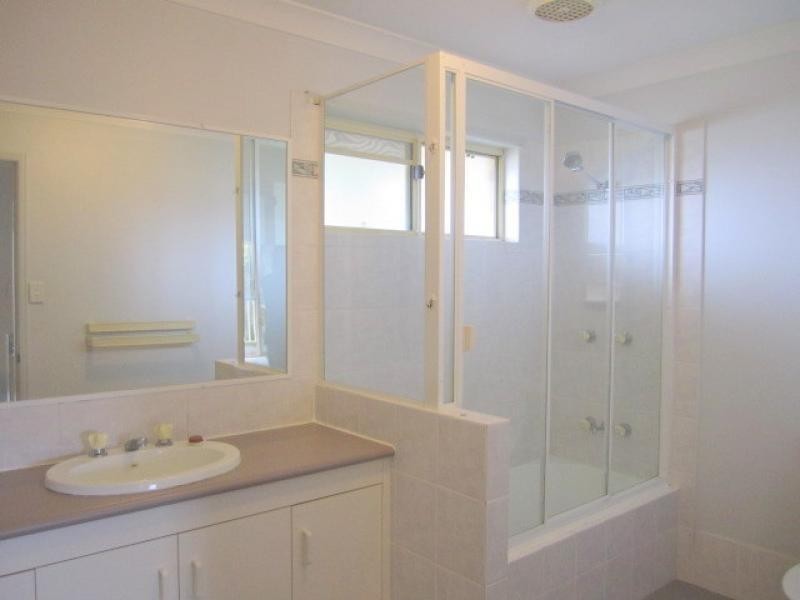 121 Golden Ave, Calamvale QLD 4116