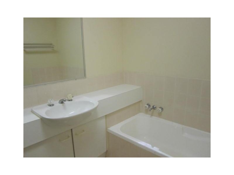 128 Benowa Road, Southport QLD 4215