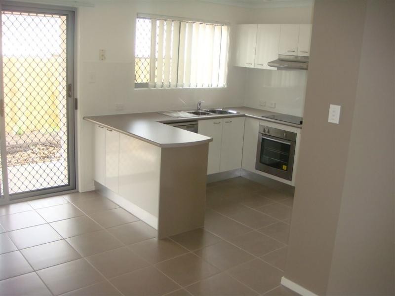 8 Ruocco St, Bracken Ridge QLD 4017