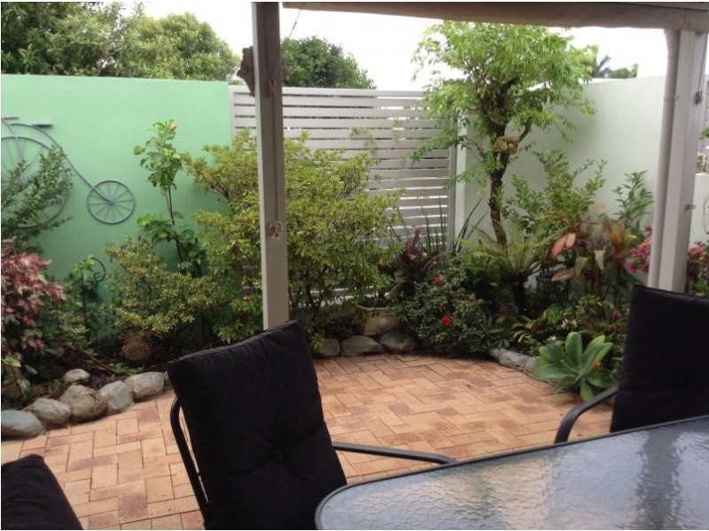 2 Grand Parade, Parrearra QLD 4575