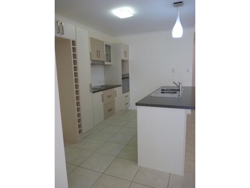 / 6-24 Henry Street, West End QLD 4810