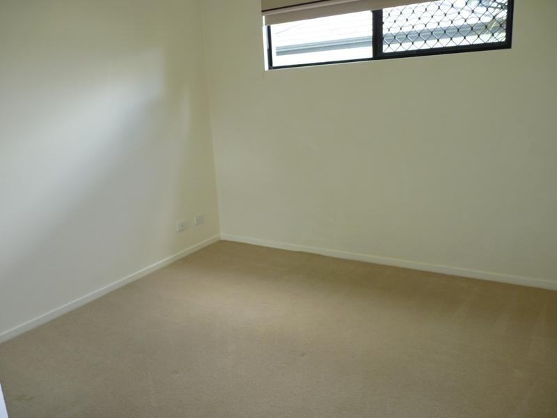 / 6-24 Henry Street, West End QLD 4810