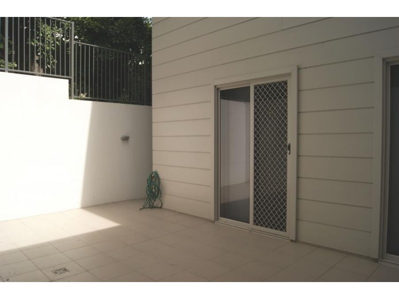 11 Riding Road, Hawthorne QLD 4171