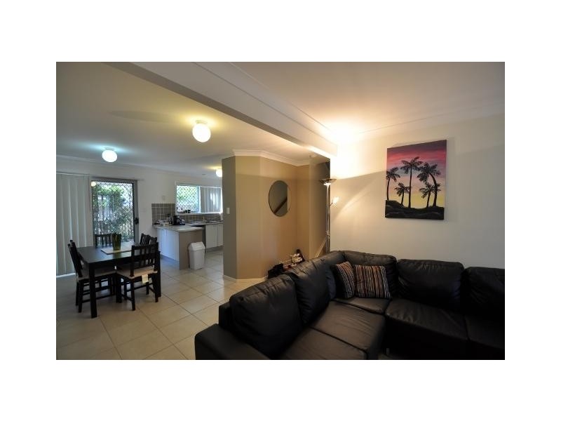 130 Jutland St, Oxley QLD 4075