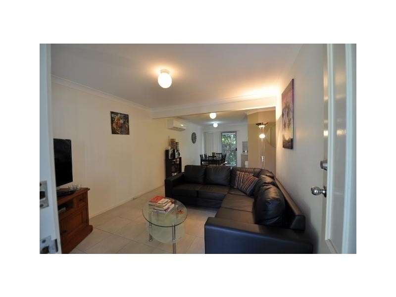 130 Jutland St, Oxley QLD 4075