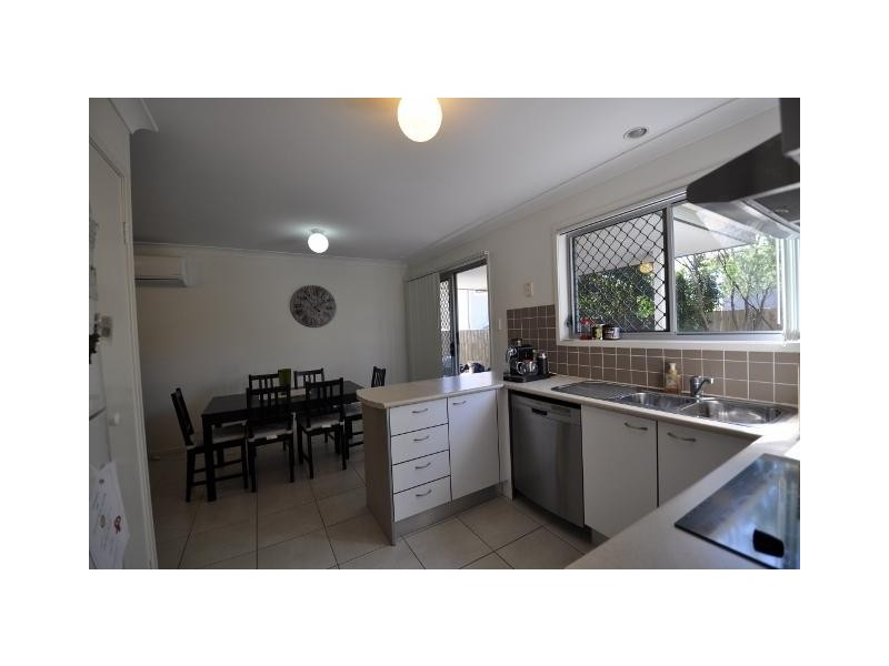 130 Jutland St, Oxley QLD 4075