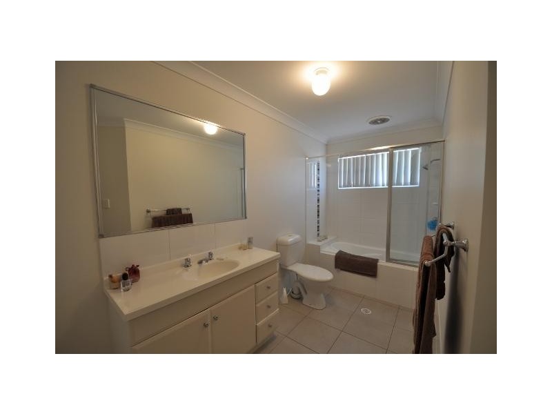 130 Jutland St, Oxley QLD 4075