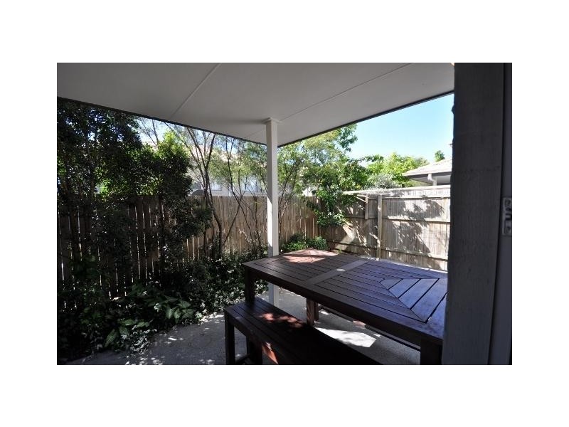 130 Jutland St, Oxley QLD 4075