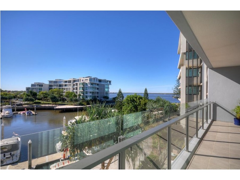 323 Bayview Street, Hollywell QLD 4216