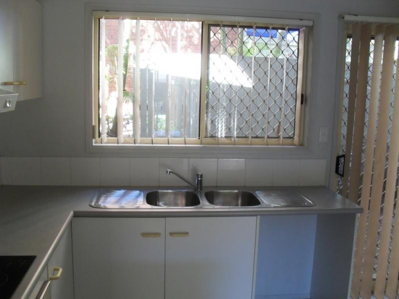 60 Whitby, Southport QLD 4215