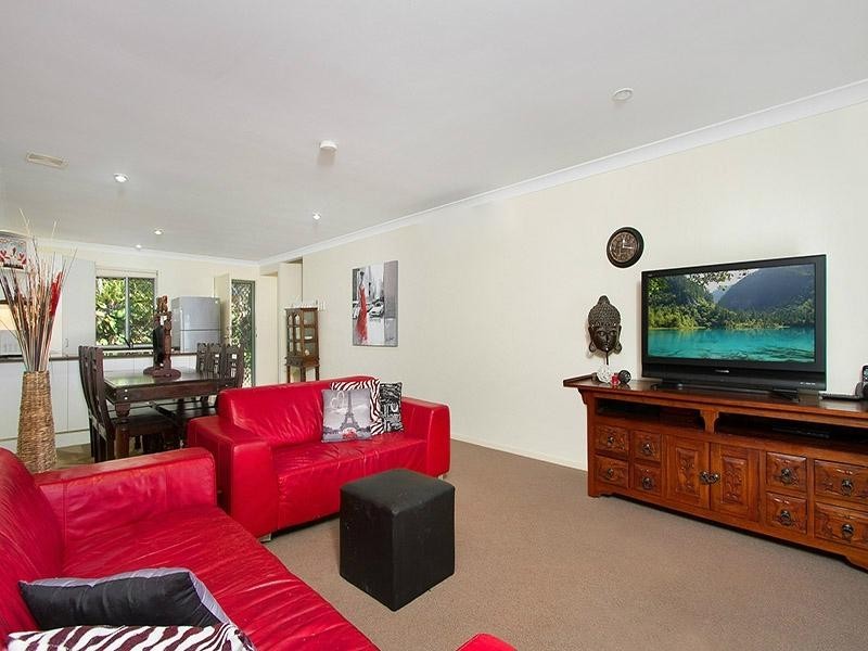 35 MIAWELA STREET, Norman Park QLD 4170