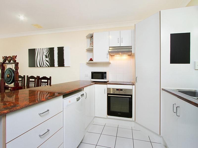 35 MIAWELA STREET, Norman Park QLD 4170