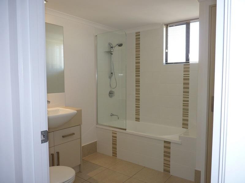 6-24 Henry Street, West End QLD 4810