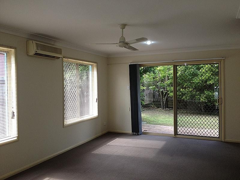 11 Oakmont Avenue, Oxley QLD 4075