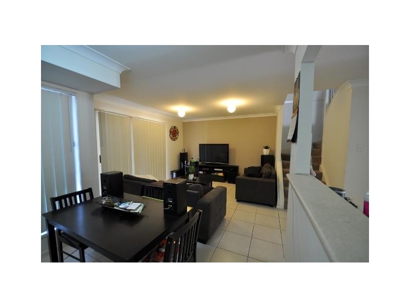130 Jutland St, Oxley QLD 4075