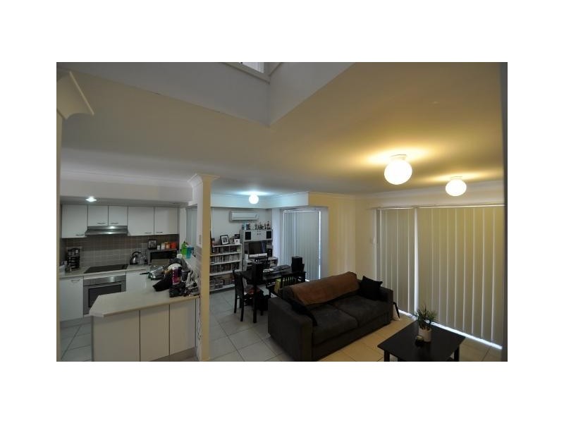 130 Jutland St, Oxley QLD 4075