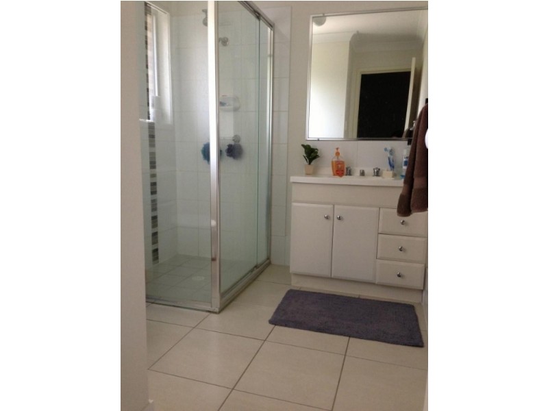 130 Jutland St, Oxley QLD 4075