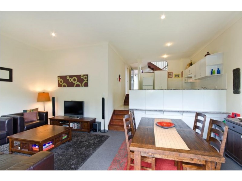 35 MIAWELA STREET, Norman Park QLD 4170