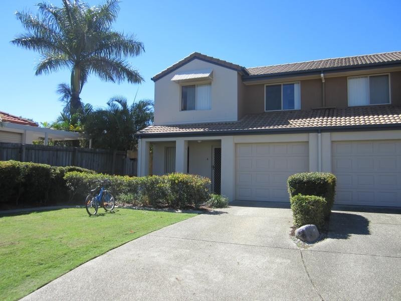 4 Johnston Street, Carina QLD 4152