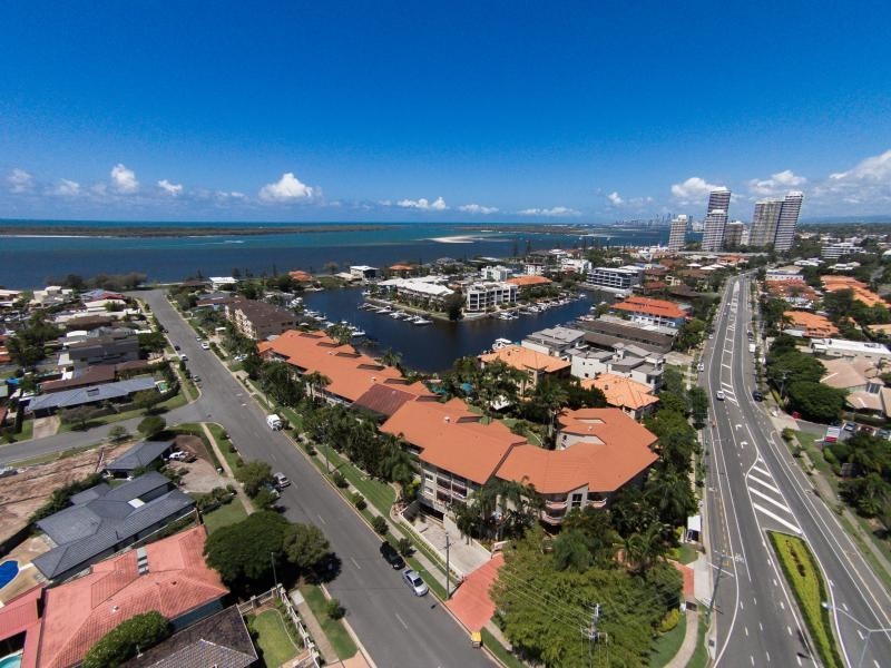 22 Jennifer Ave, Runaway Bay QLD 4216