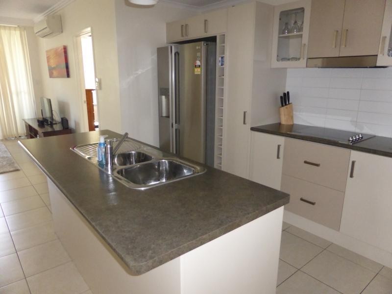 6-24 Henry Street, West End QLD 4810