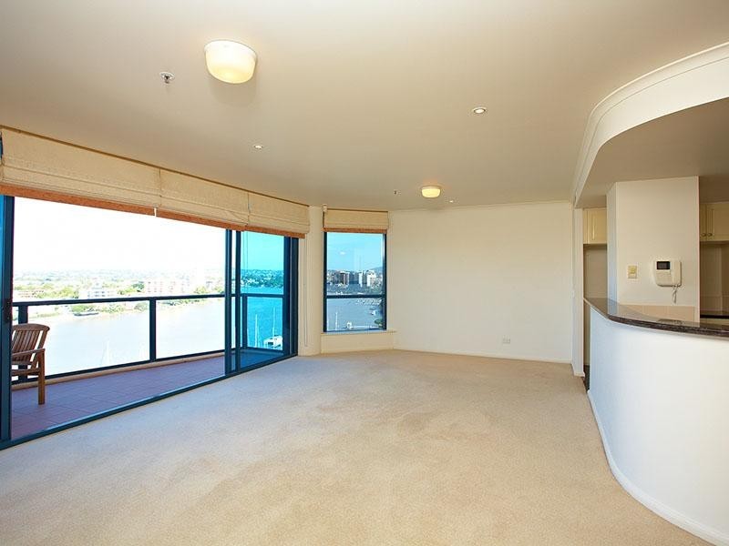 8 Goodwin Street, Kangaroo Point QLD 4169