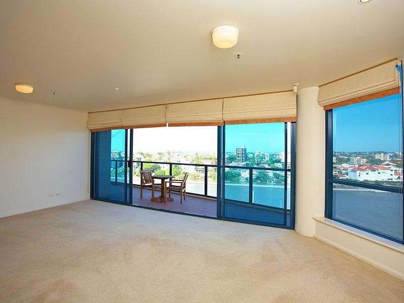 8 Goodwin Street, Kangaroo Point QLD 4169