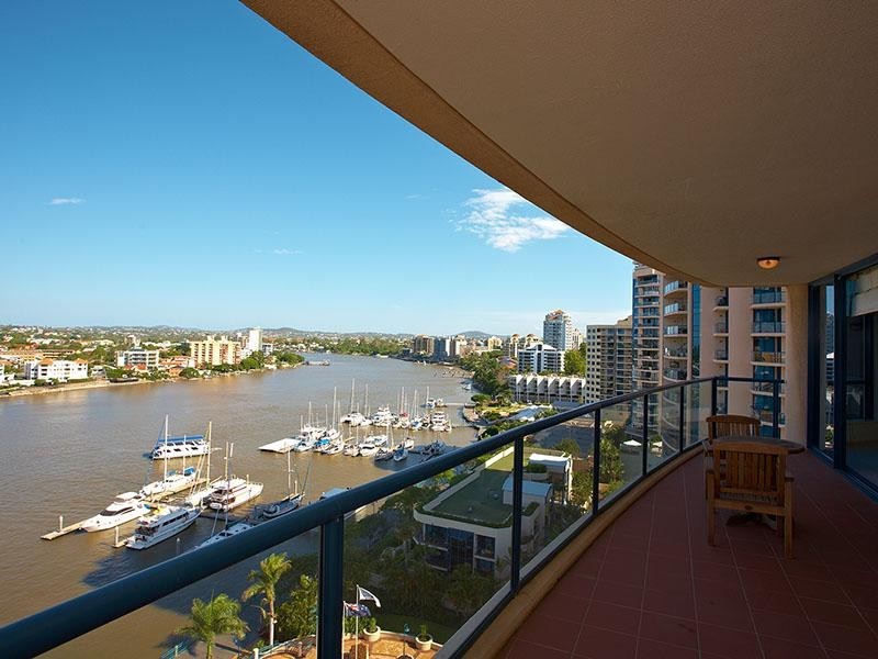 8 Goodwin Street, Kangaroo Point QLD 4169