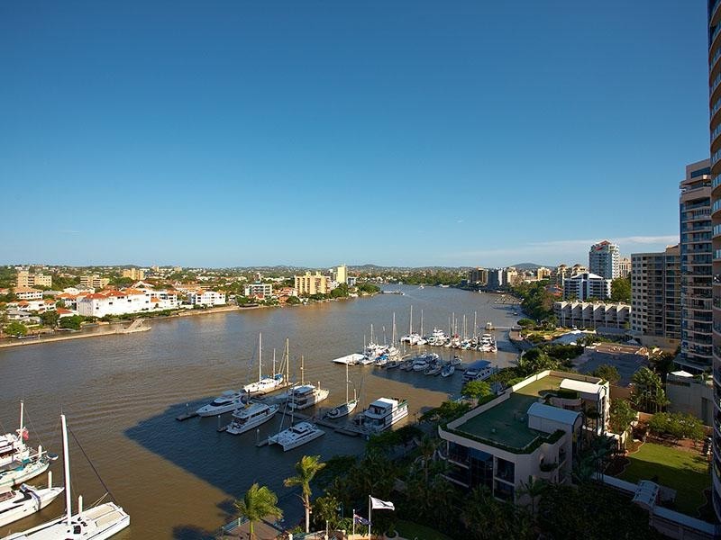 8 Goodwin Street, Kangaroo Point QLD 4169