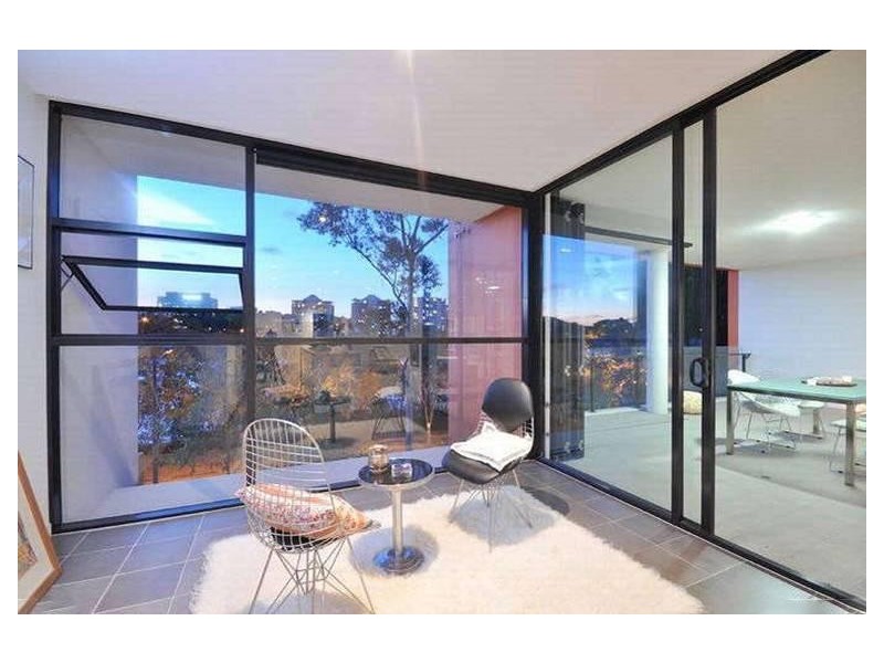 10 Pidgeon Close, West End QLD 4101