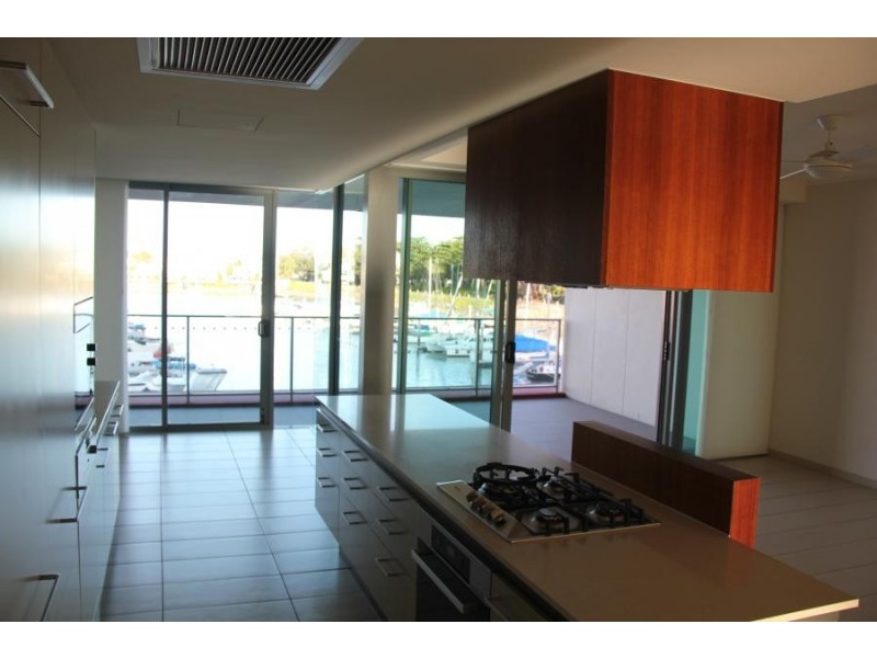 6 Mariners Drive, Townsville City QLD 4810