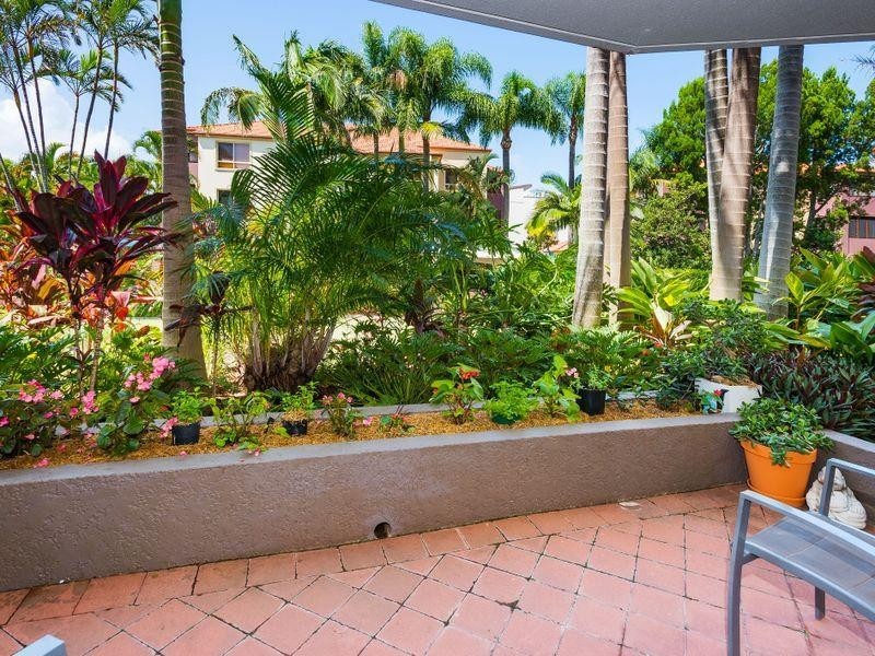 22 Jennifer Ave, Runaway Bay QLD 4216