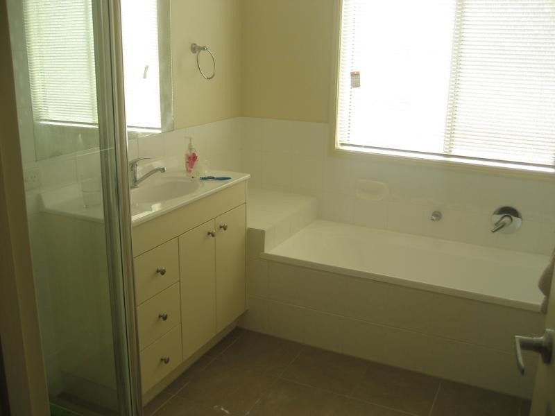 66 Johnston Street, Carina QLD 4152