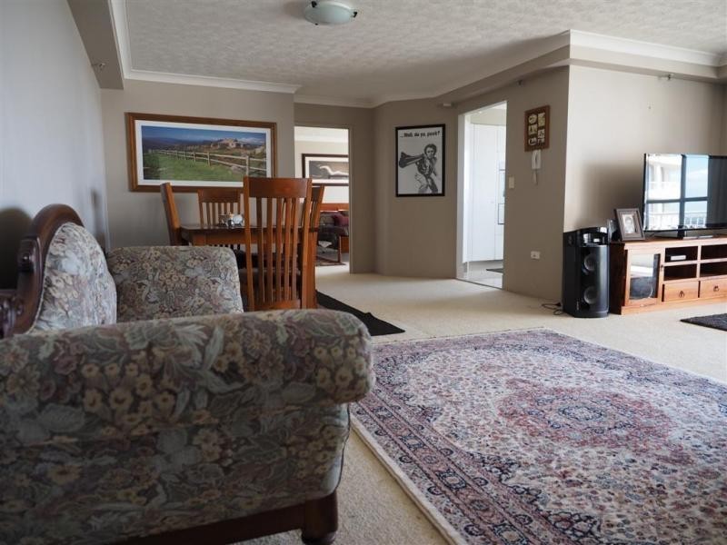7 Oatland Esplanade, Runaway Bay QLD 4216