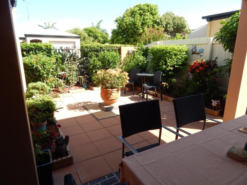 9A Browning Blvd, Battery Hill QLD 4551